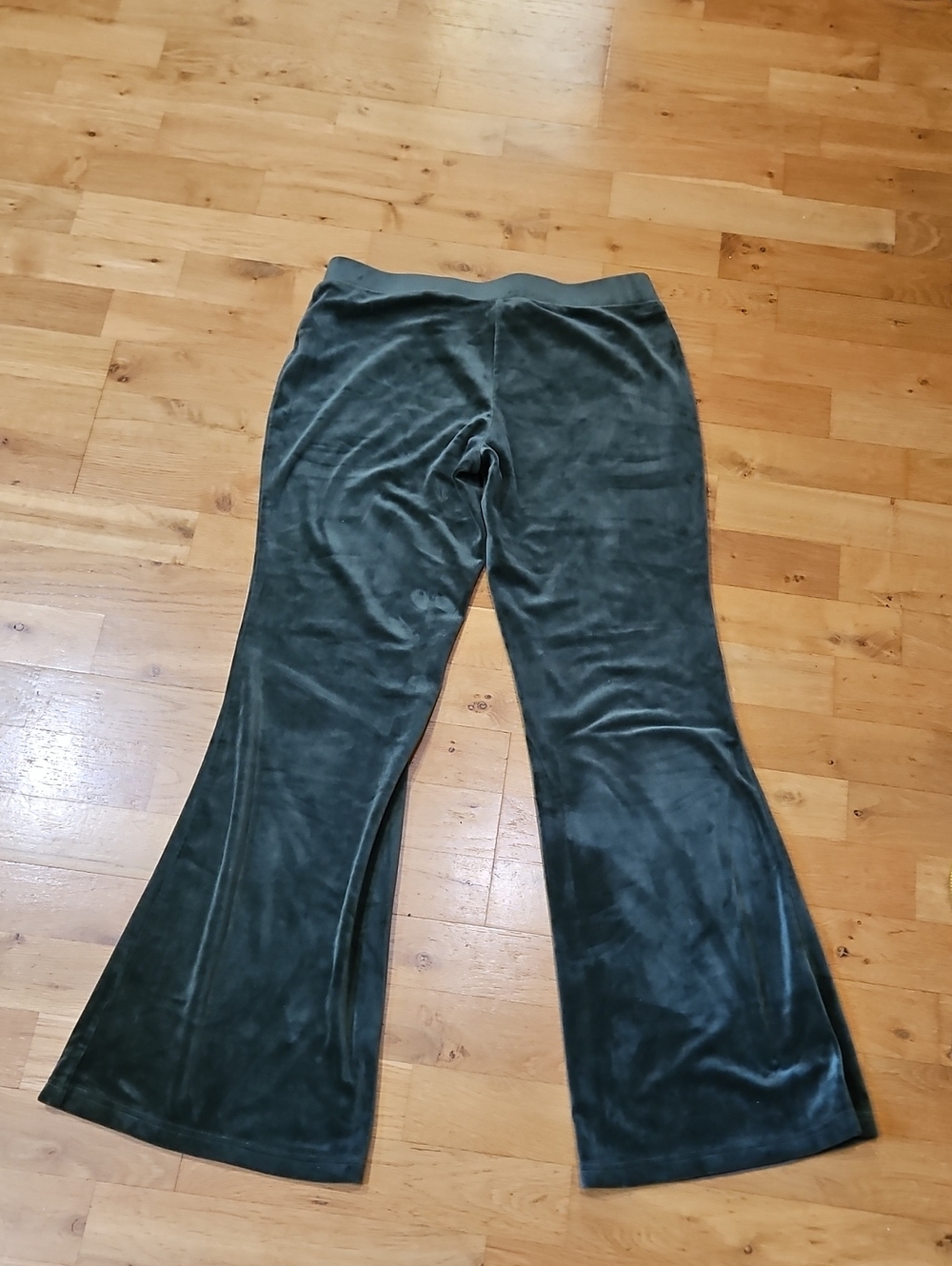 Juicy Couture Olive Green Velour Leggings with Crest - Picture 12 of 12